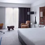 Hotell Renaissance Paris Hippodrome De St. Cloud
