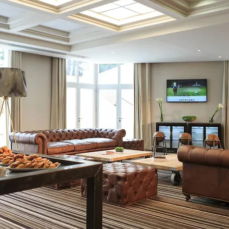 Hotel Renaissance Paris Hippodrome De St. Cloud