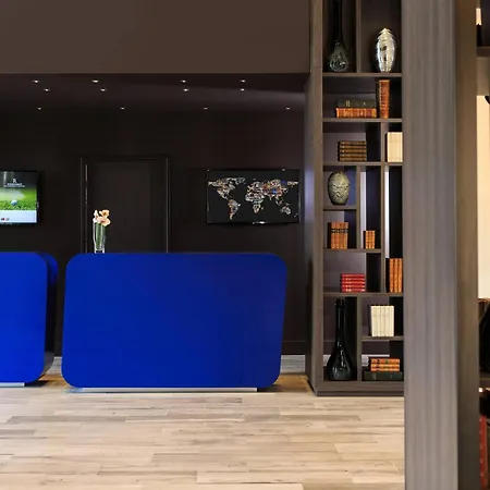 Hotel Renaissance Paris Hippodrome De St. Cloud 4*