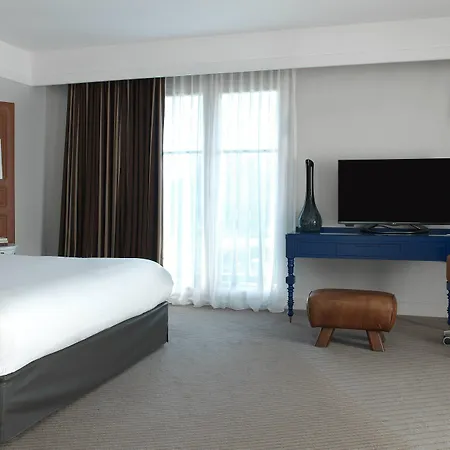Renaissance Paris Hippodrome De St. Cloud 4*