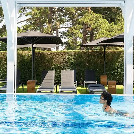 Hotel Renaissance Paris Hippodrome De St. Cloud 4*