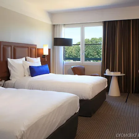Hotel Renaissance Paris Hippodrome De St. Cloud 4*
