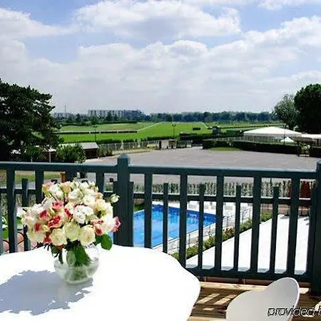 Hotel Renaissance Paris Hippodrome De St. Cloud Rueil-Malmaison