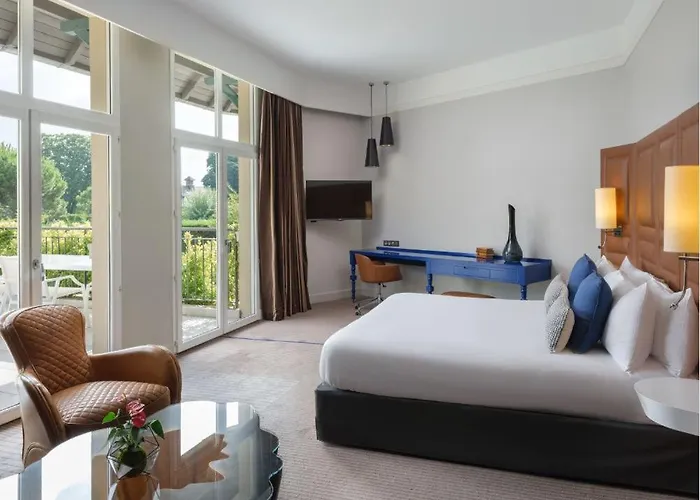 Renaissance Paris Hippodrome De St. Cloud Hotel 4*