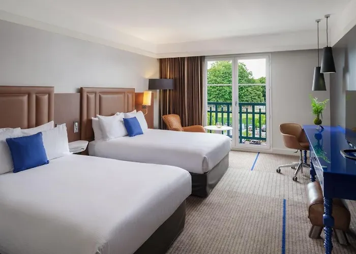 Hotel Renaissance Paris Hippodrome De St. Cloud 4*