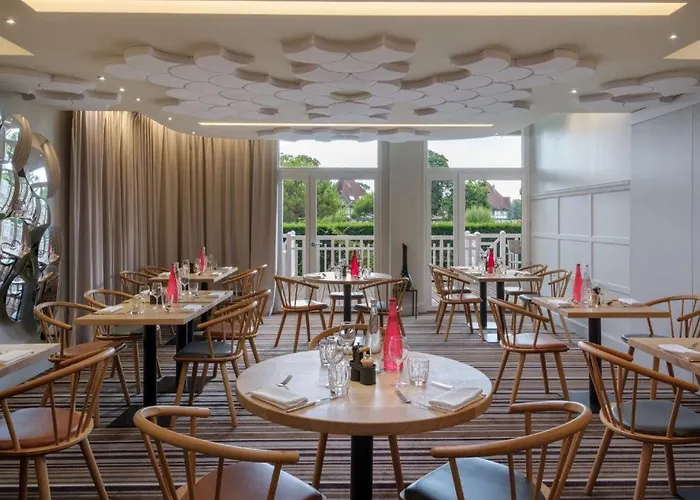 Renaissance Paris Hippodrome De St. Cloud Rueil-Malmaison