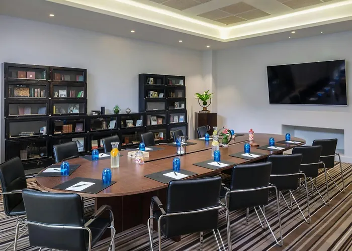 Hotel Renaissance Paris Hippodrome De St. Cloud