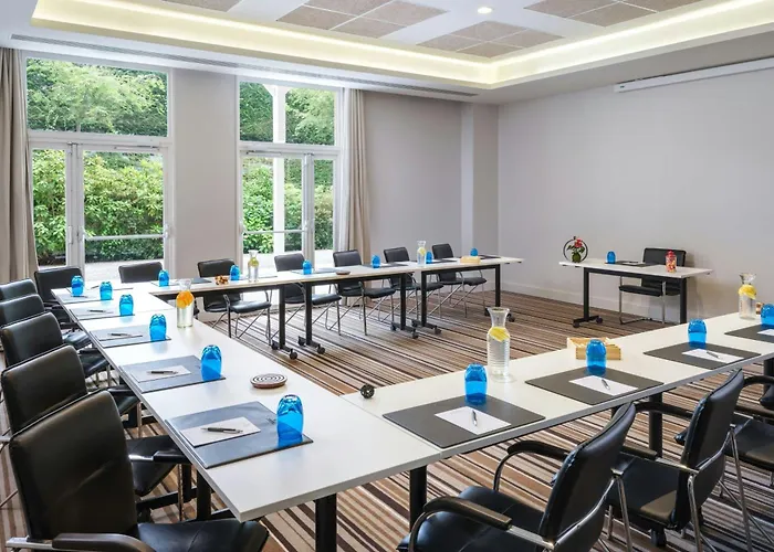 Renaissance Paris Hippodrome De St. Cloud Hotel 4*