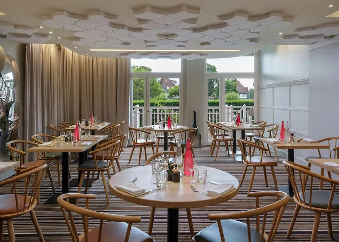 Renaissance Paris Hippodrome De St. Cloud Hotel