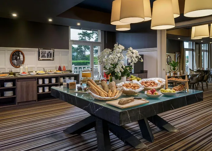 Renaissance Paris Hippodrome De St. Cloud Rueil-Malmaison