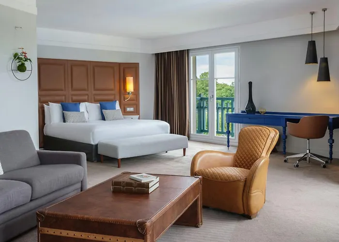 Renaissance Paris Hippodrome De St. Cloud Hotel 4*