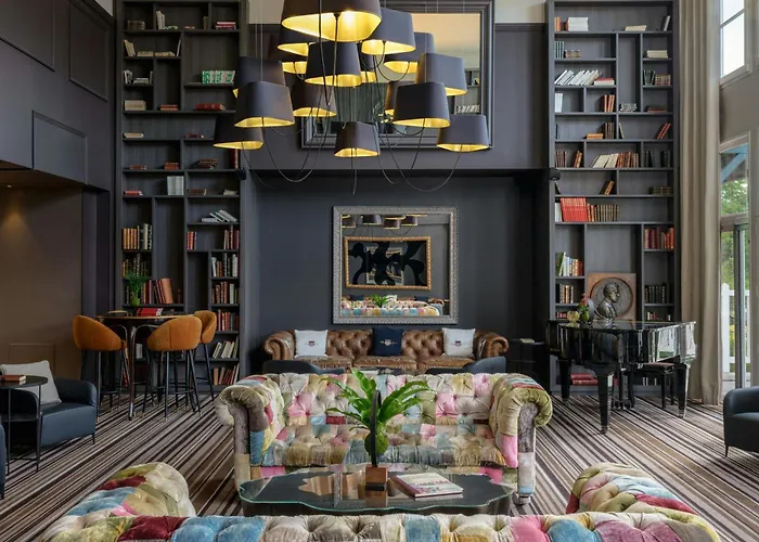 Hotel Renaissance Paris Hippodrome De St. Cloud 4*