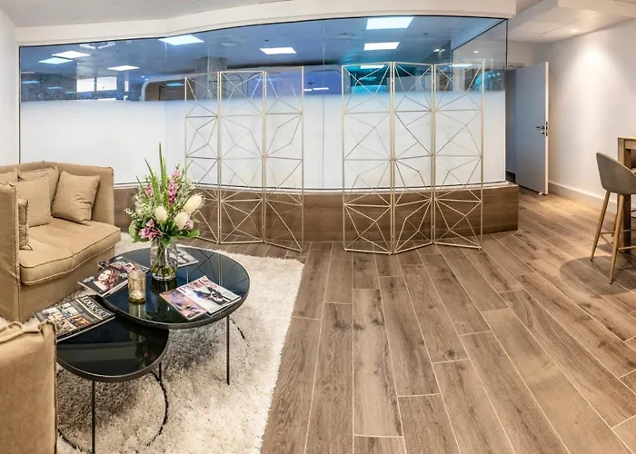 Renaissance Paris Hippodrome De St. Cloud