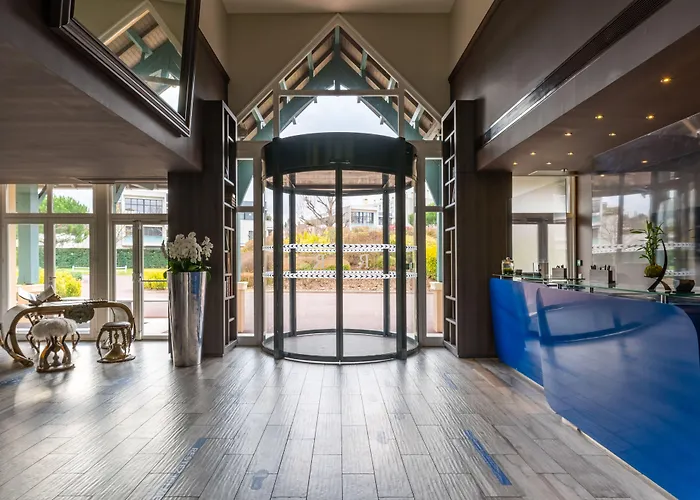 Renaissance Paris Hippodrome De St. Cloud Rueil-Malmaison