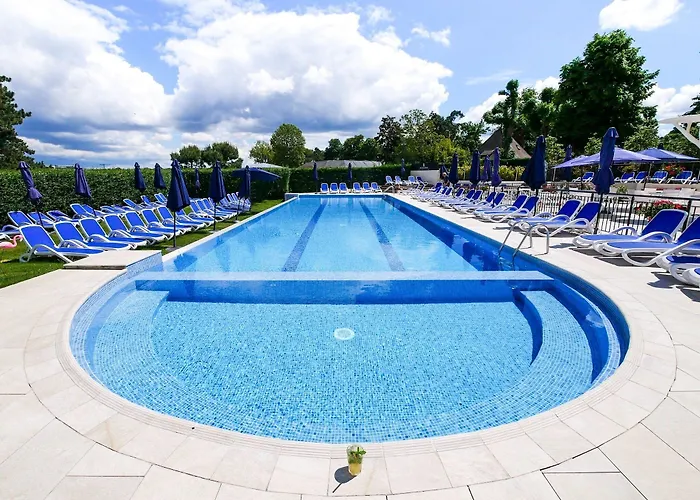 Renaissance Paris Hippodrome De St. Cloud Rueil-Malmaison