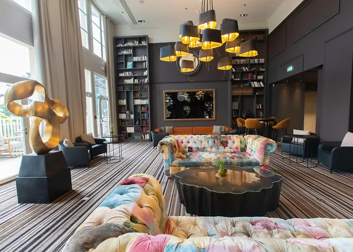 Hotel Renaissance Paris Hippodrome De St. Cloud